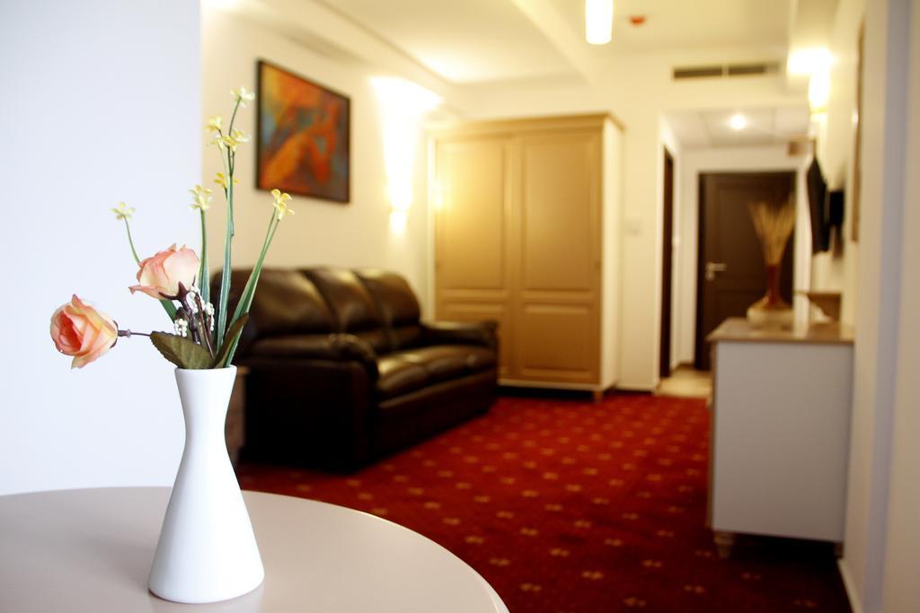 Hotel Exclusiv Timisoara Room photo